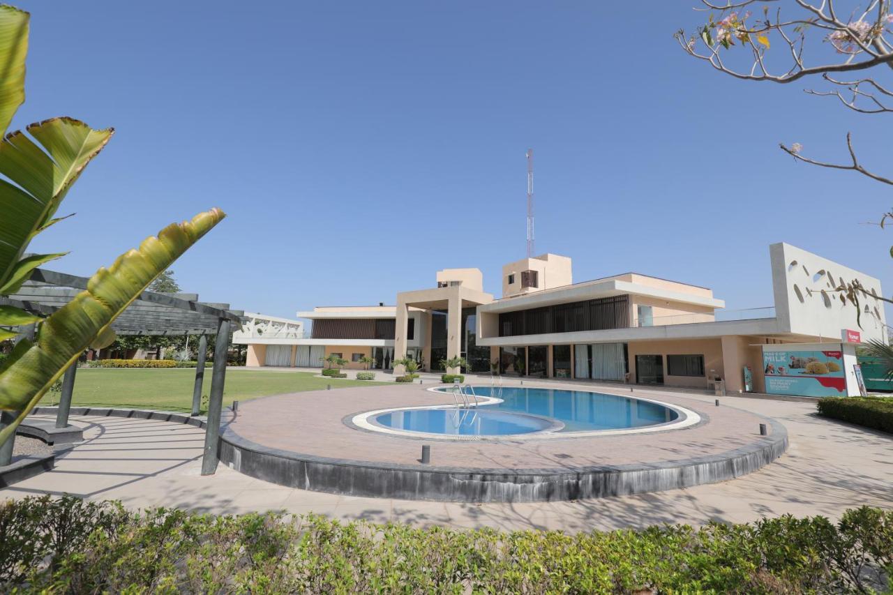 Club Heaven Palanpur Hotel Eksteriør billede