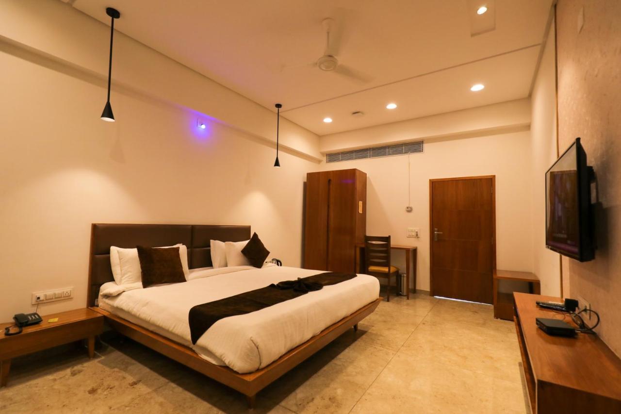 Club Heaven Palanpur Hotel Eksteriør billede