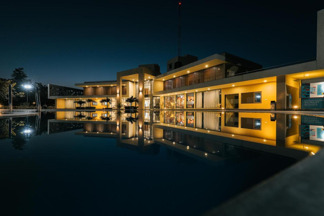 Club Heaven Palanpur Hotel Eksteriør billede